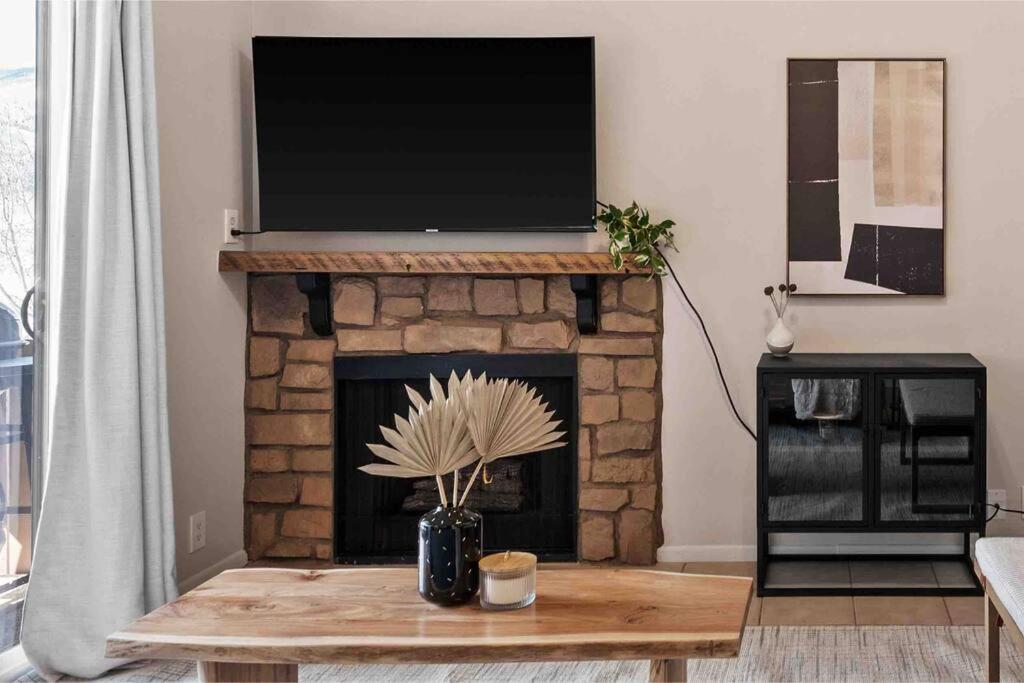 Cozy Top Floor Condo With Mountain Views パークシティ エクステリア 写真