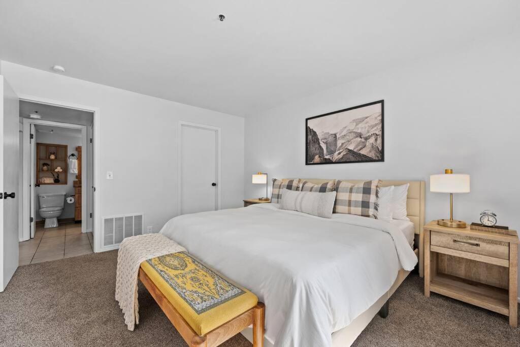 Cozy Top Floor Condo With Mountain Views パークシティ エクステリア 写真